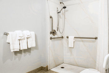Econo Lodge Norwalk Zewnętrze zdjęcie