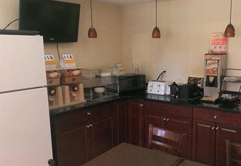 Econo Lodge Norwalk Zewnętrze zdjęcie