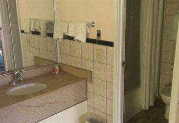 Econo Lodge Norwalk Zewnętrze zdjęcie